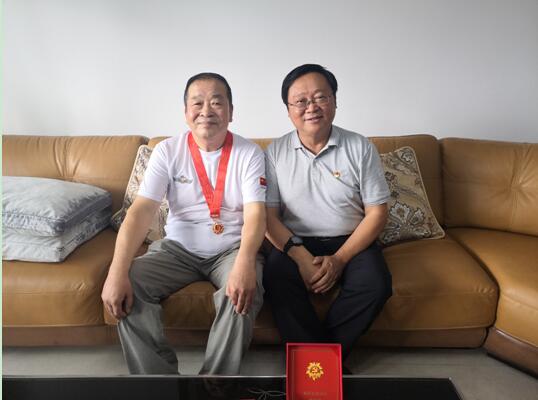 一百年征程浩荡 五十载初心如磐
